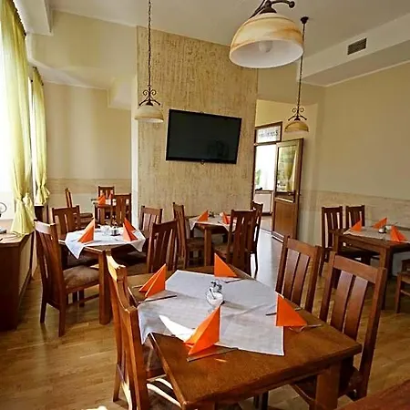 Zamkowy Hotel 2*