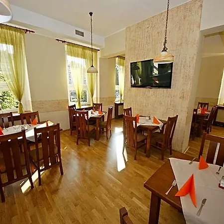 Zamkowy Hotel 2*