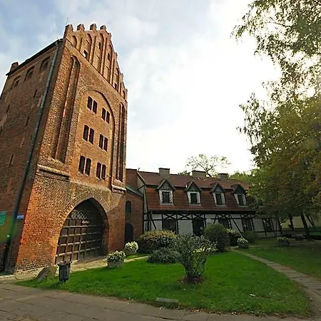 Zamkowy 2*